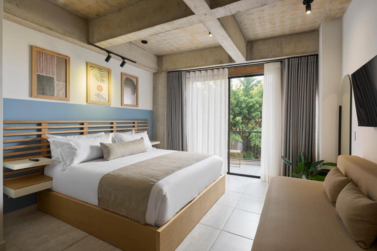 30 Living Suites
