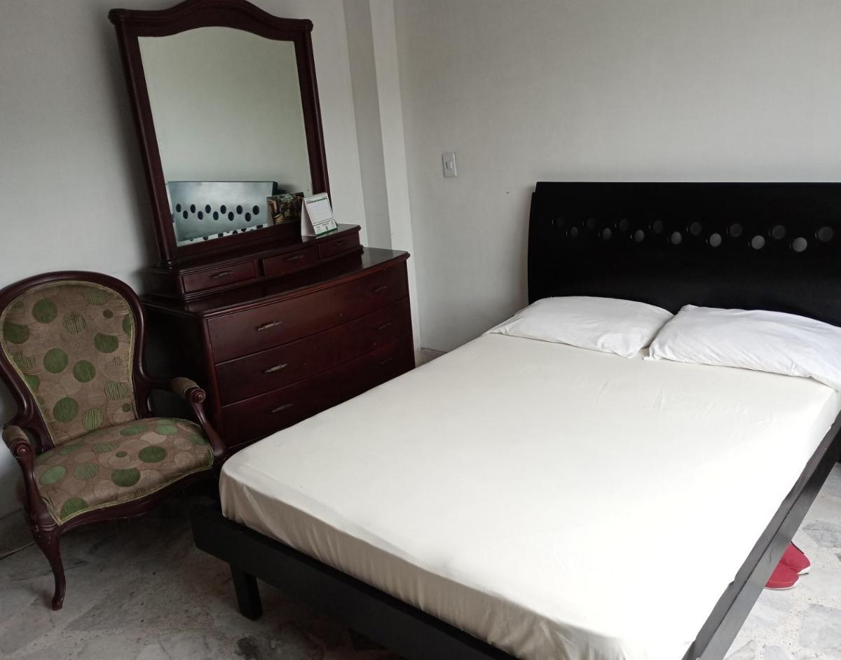 Alberto-Habitación Amoblada cama doble