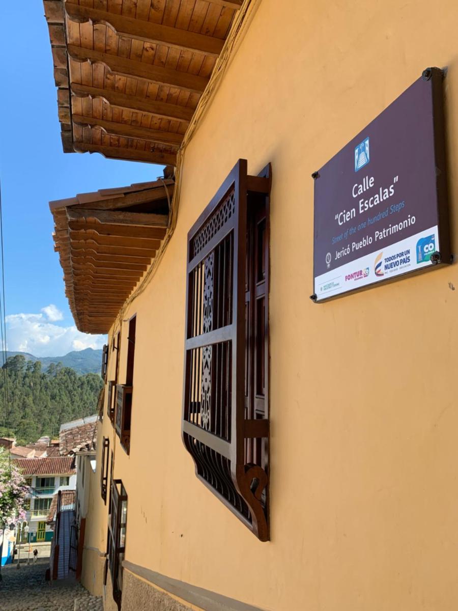 Aparta Hotel - Amanecer de la Montaña