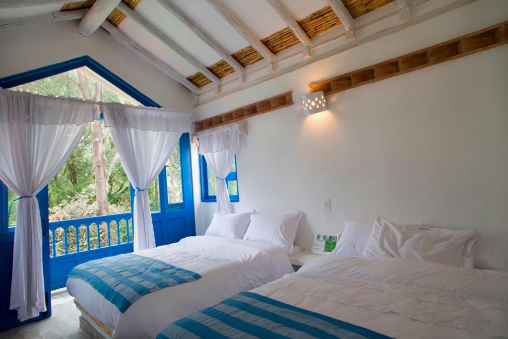 HOTEL & CABAÑAS CASHILUNA