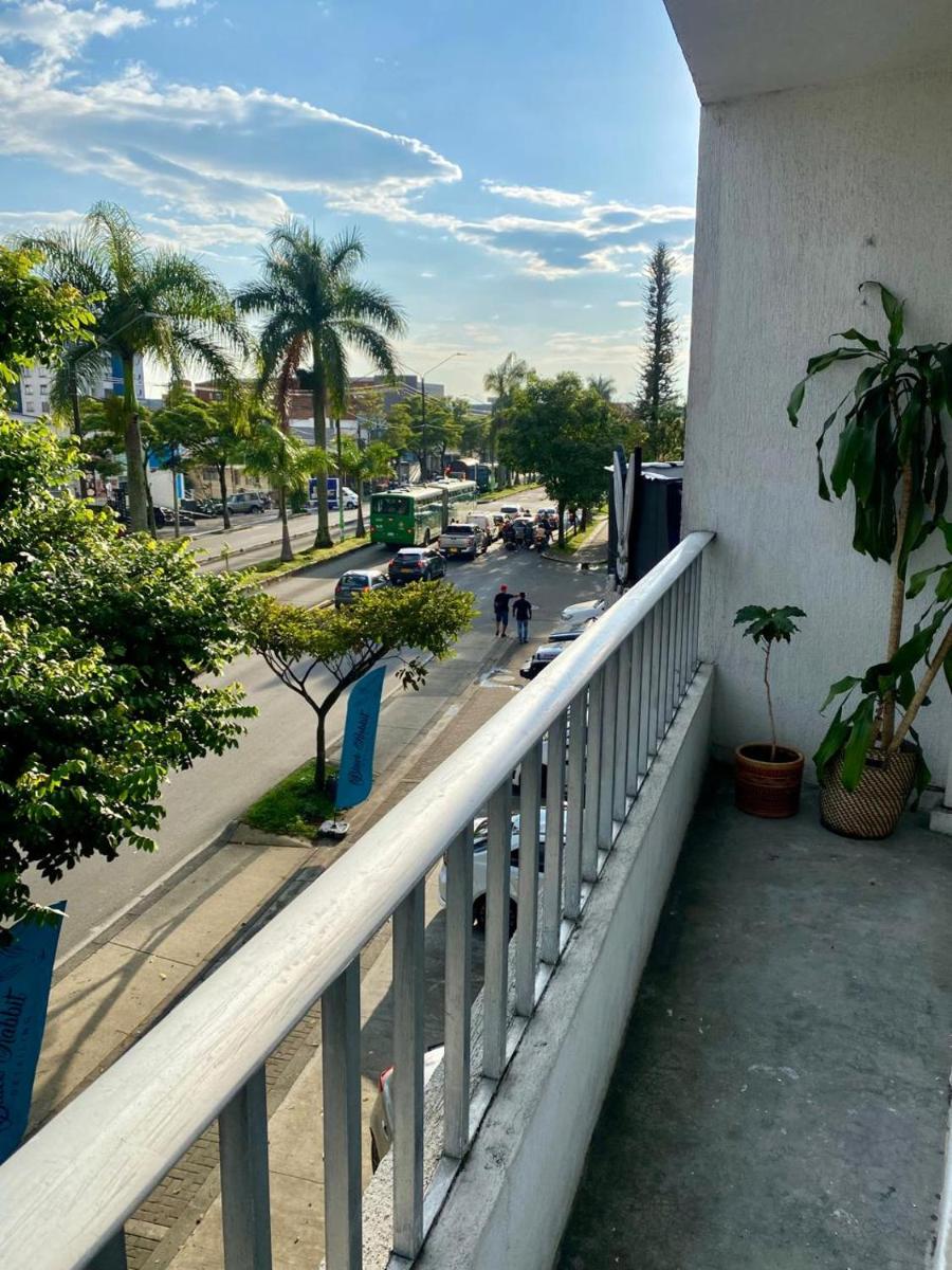 Aparta estudio sobre la avenida 30 de agosto 303