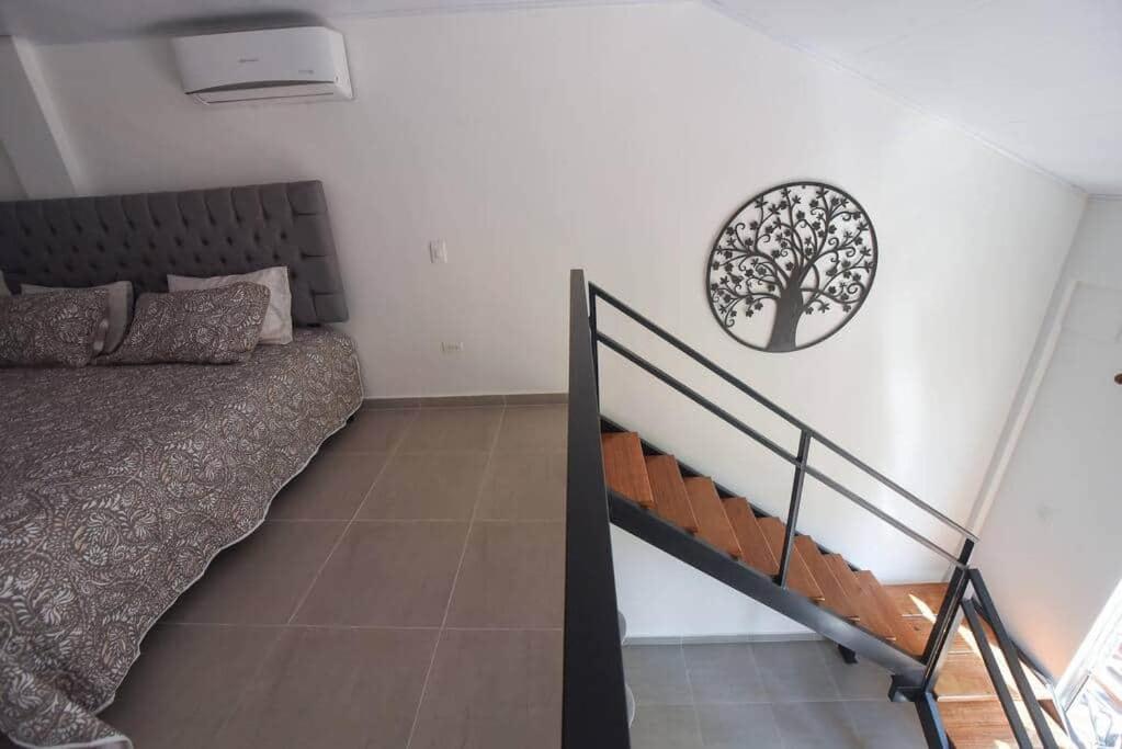 303-APARTAESTUDIO DUPLEX EN GRANADA PARA estrenar