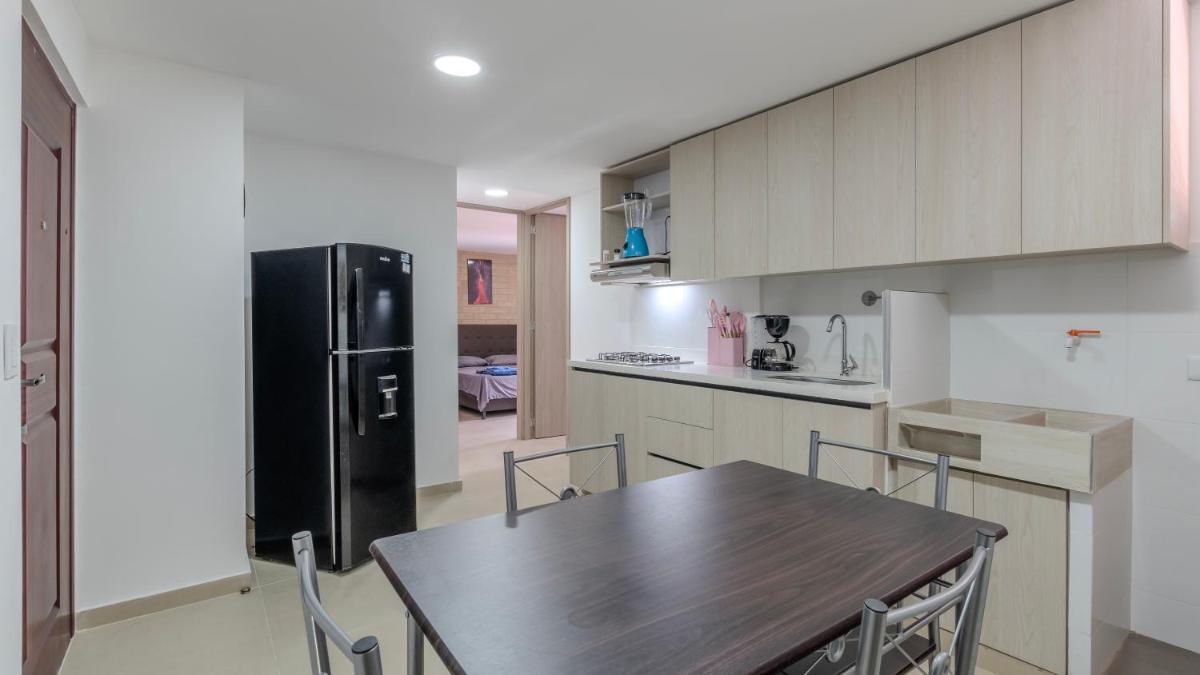 Apartamento 2BR Parqueadero y Piscina 202