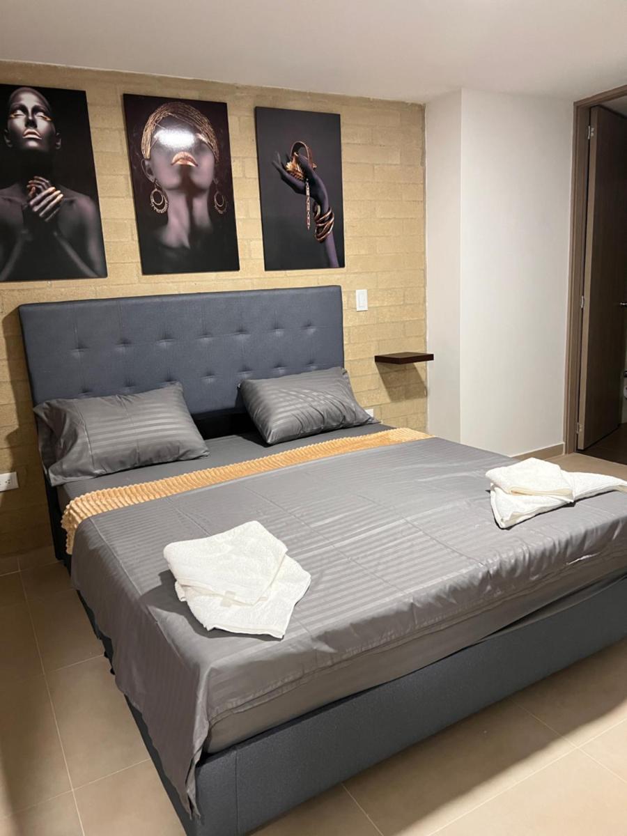 Apartamento en Laureles con piscina y parquedero 802