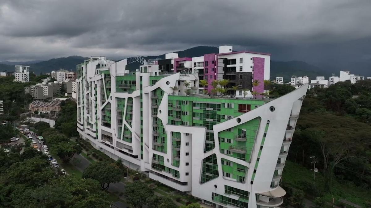 Apartamento Grande en Edificio Atlantis