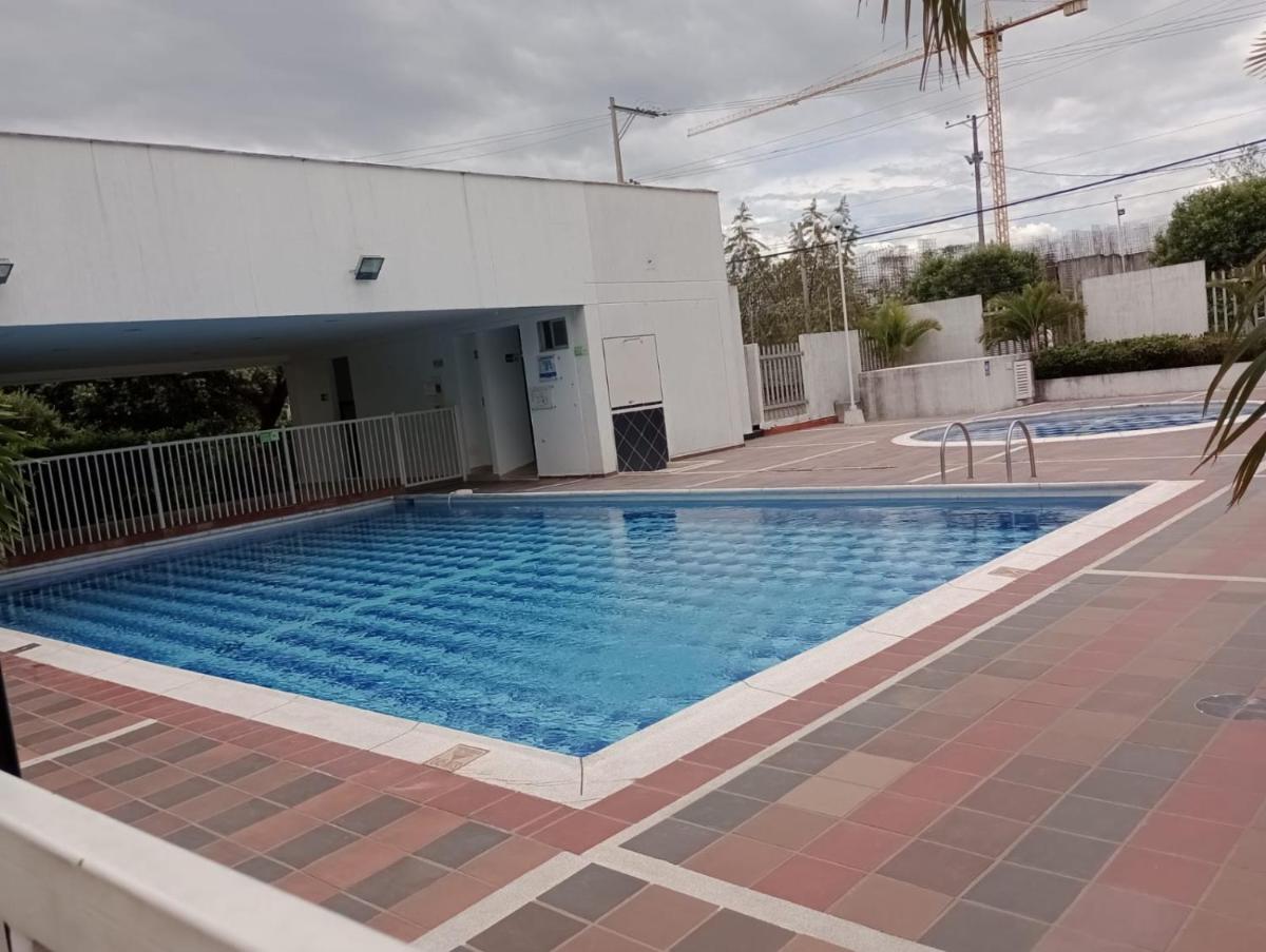Apto Agradable y Fresco en Conjunto Cerrado Decimo Piso