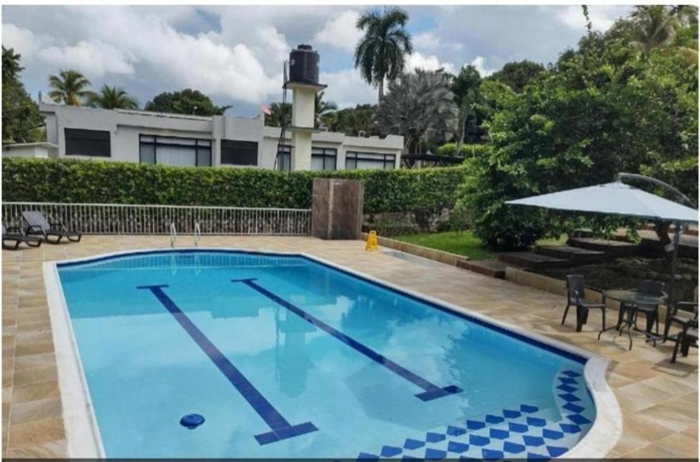 APTO EN CONJUNTO CON PISCINA