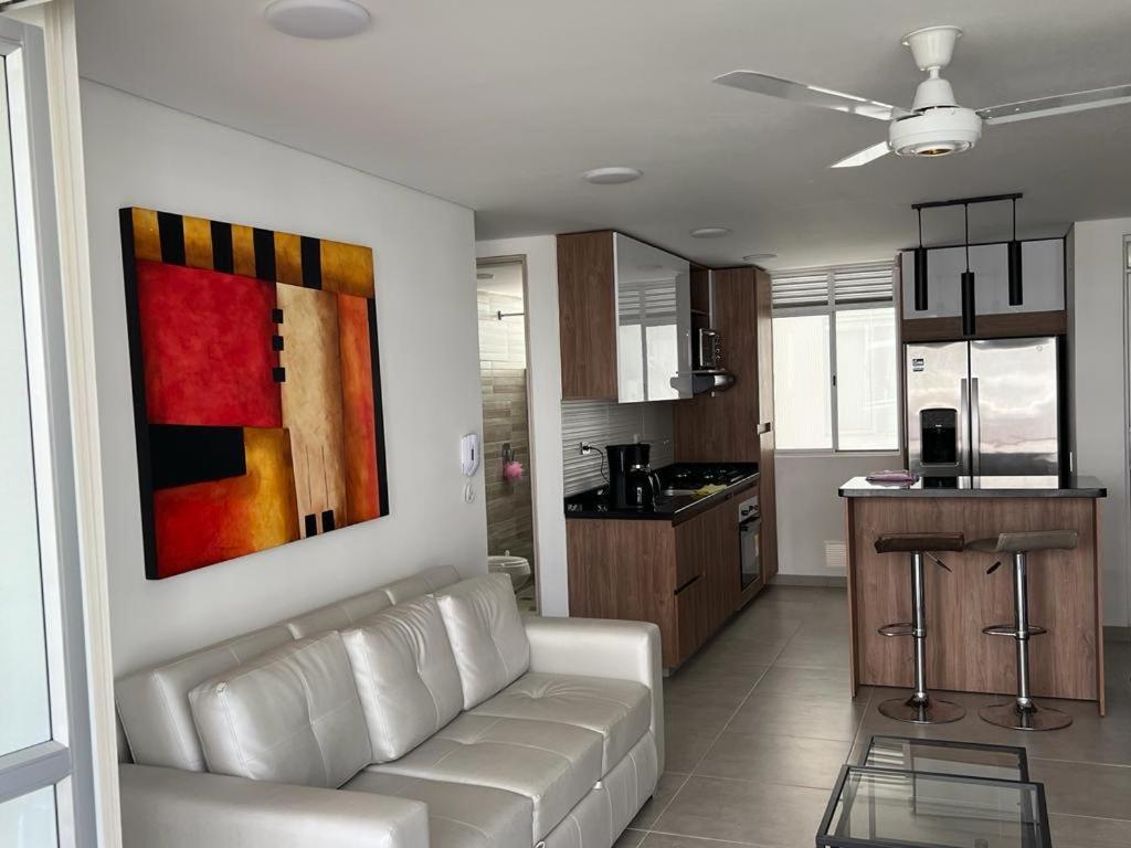 Aqualina Orange Girardot, estrene 84 metros de lujo con aire y wifi 3 habitaciones