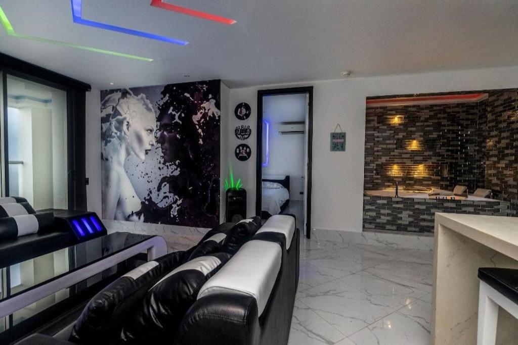 Ballers Only Cartagena 2BR Jacuzzi Guest Friendly
