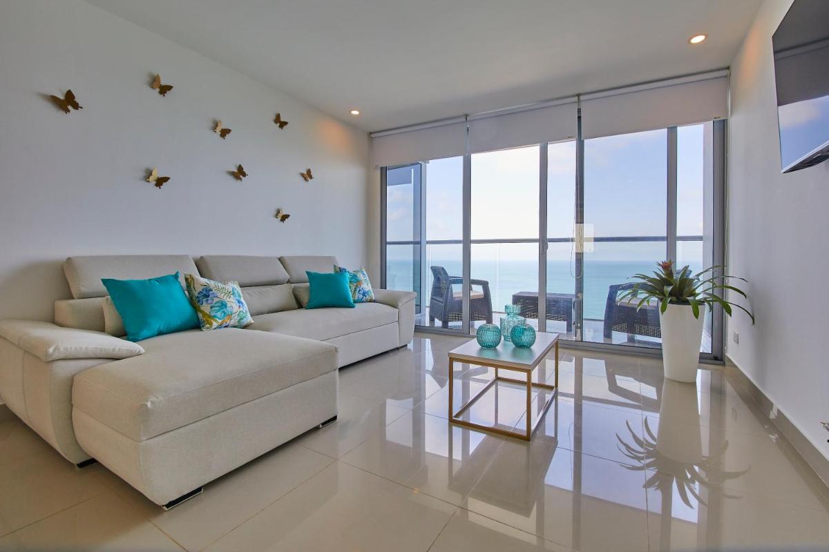 Beachfront Paradise with Outstanding Sunset Views