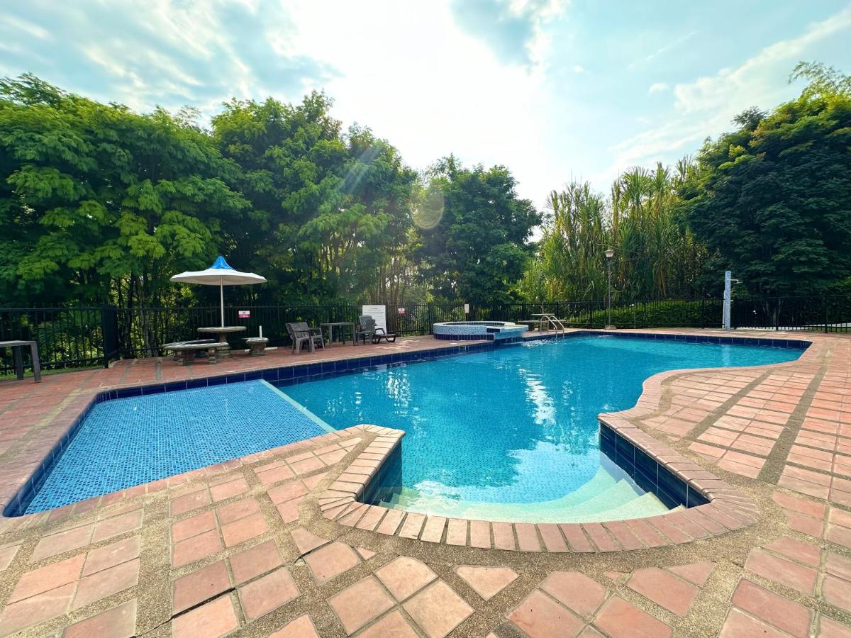 Beautiful Houses With Pool