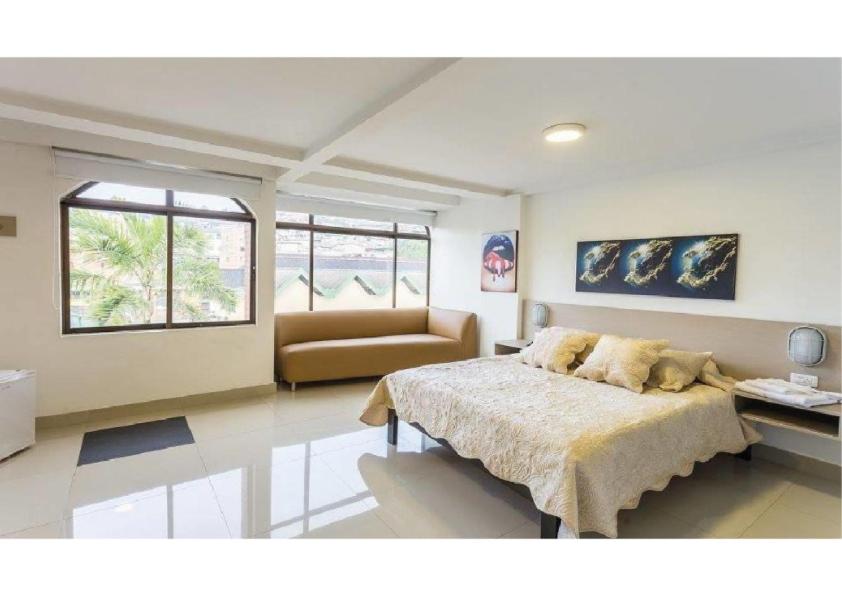 Hotel California Blue Renovado