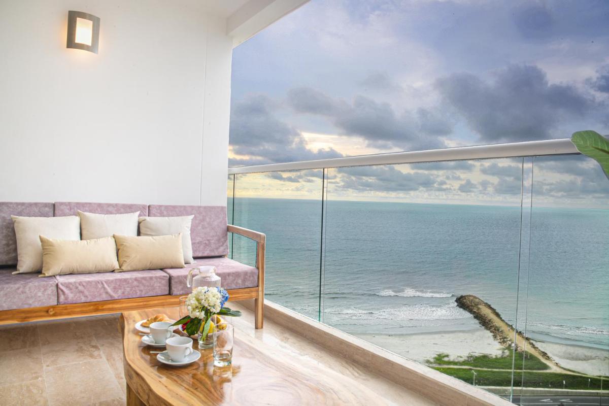Cartagena Beach APT 1626