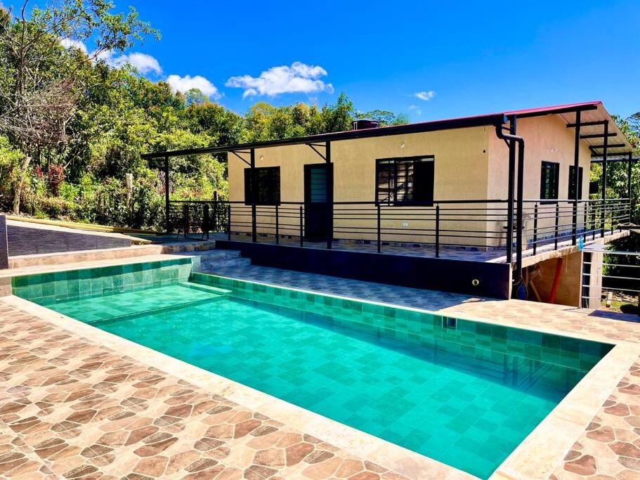 Casa Campestre Privada con Piscina Barbosa