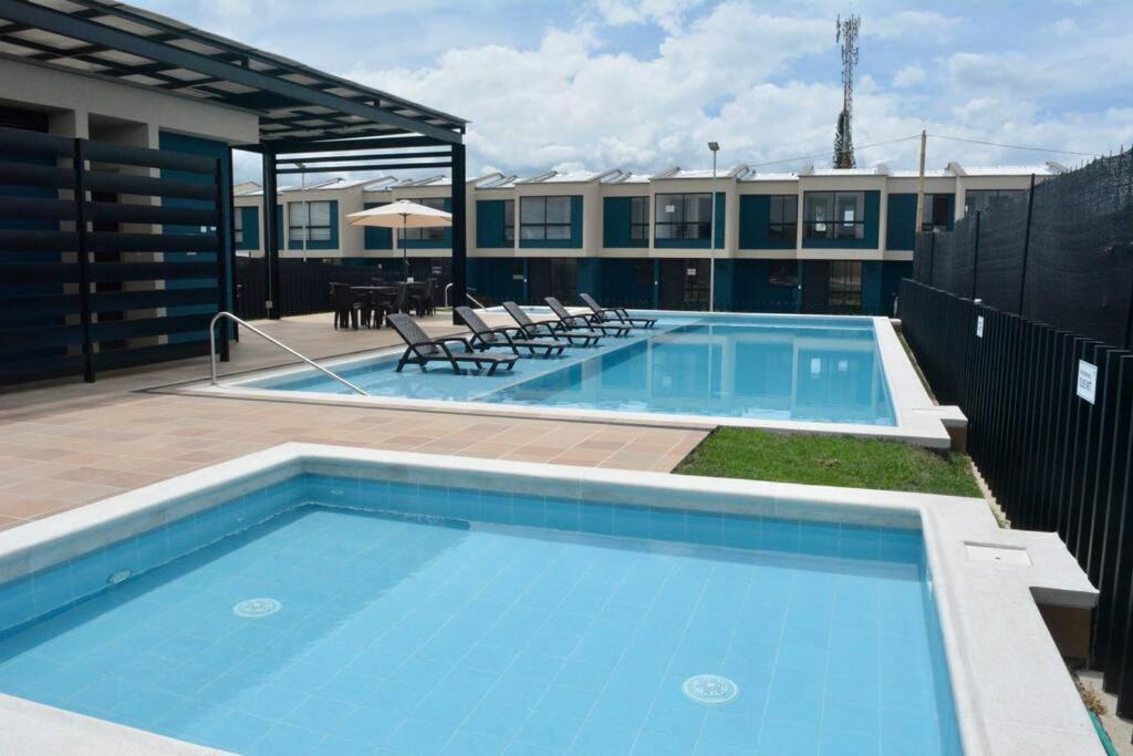 Casa Campestre con Piscina Cerca al Parque del Café