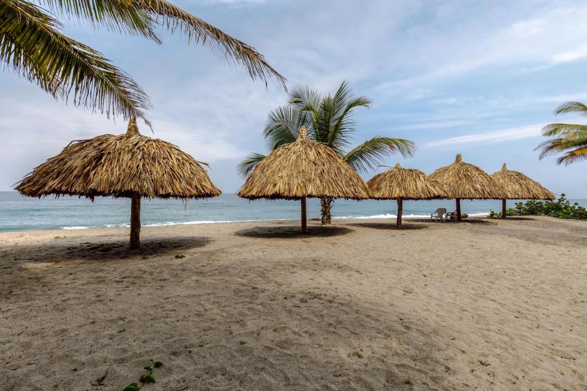 CASA DE CAMPO CASTILLETE dentro del PARQUE TAYRONA