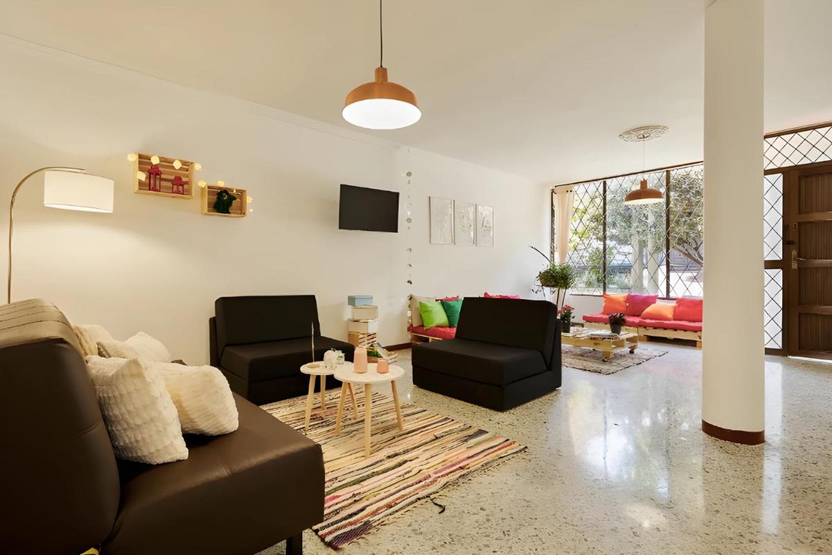 Casa grande, Excelente ubicación, laureles