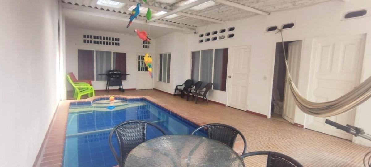 Casa Holandesa con piscina privada