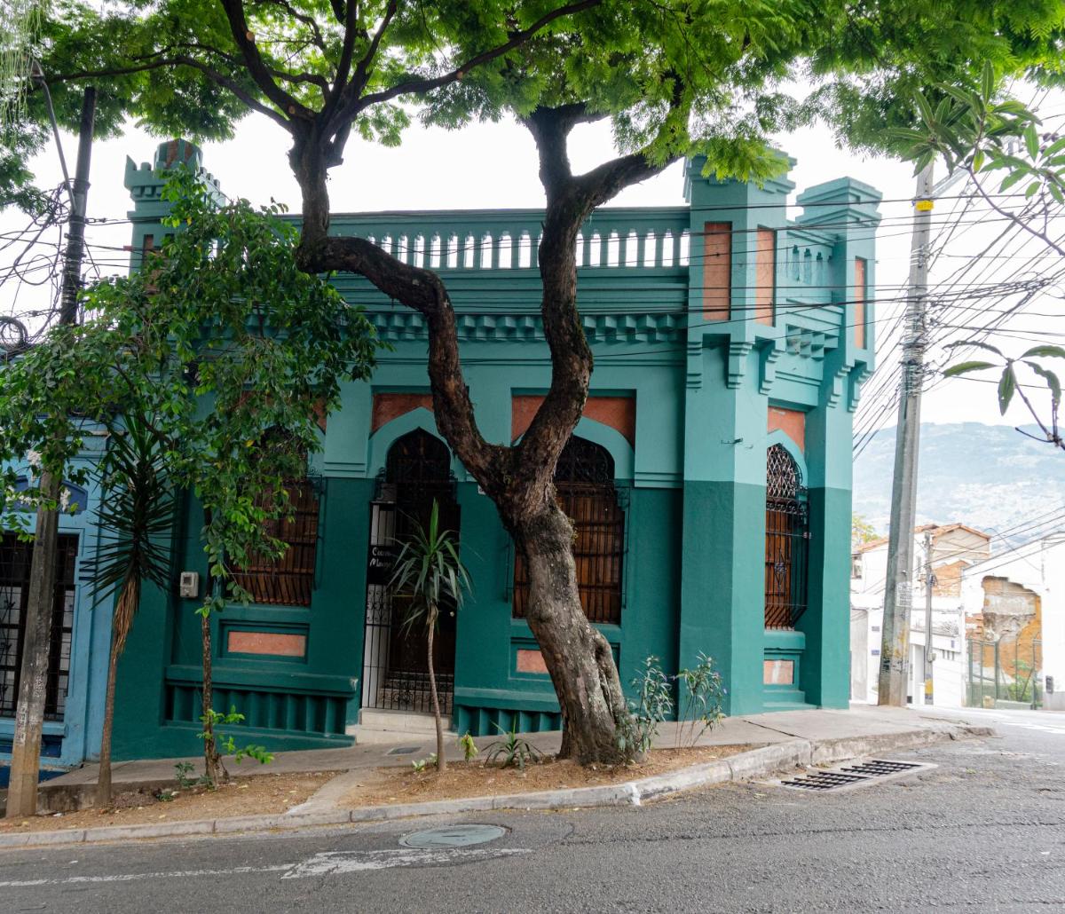 Casa Moore