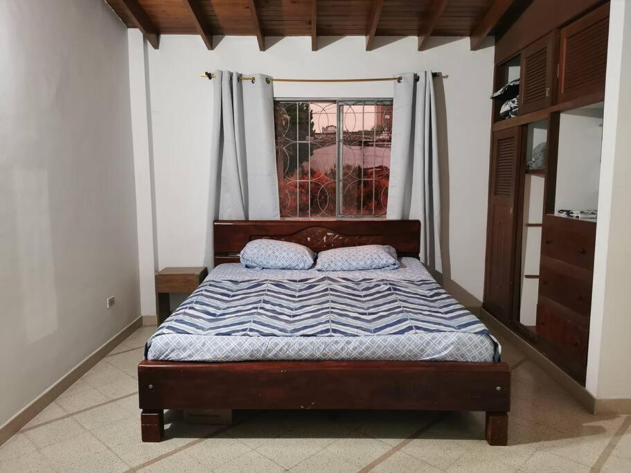 Casa piso 2 sin ascensor Medellín Centro lugar seg