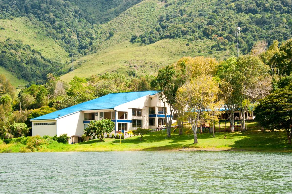 Centro Vacacional Comfandi Lago Calima