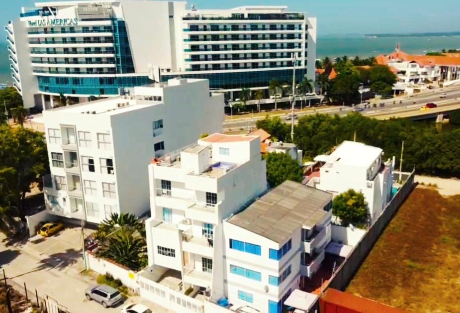 Cerca al hotel Las Americas 202