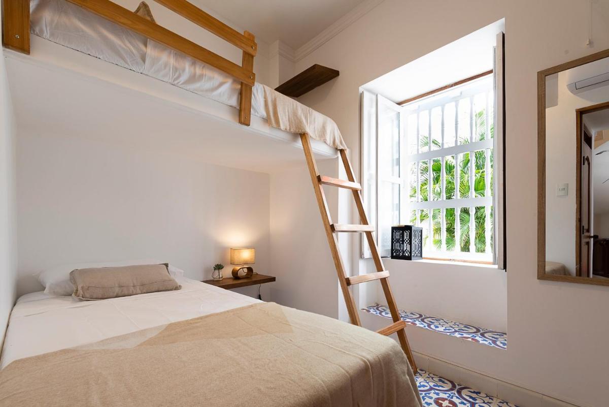 La Casita Azul Cozy Colonial House at Centro Historico with Rooftop and Jacuzzi