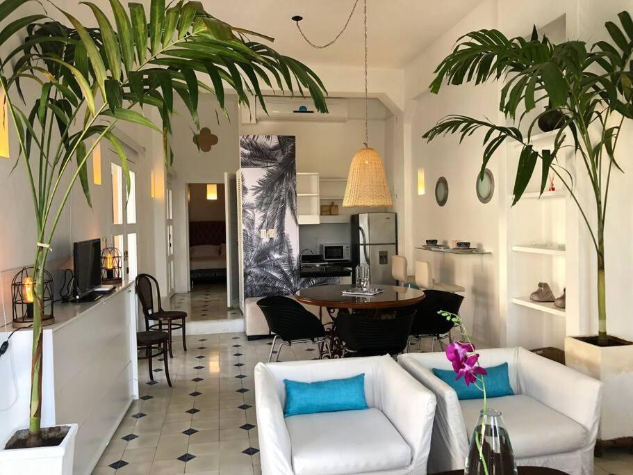 COZY LOFT WHIT JACUZZI & OCEAN VIEW IN WALLED CITY