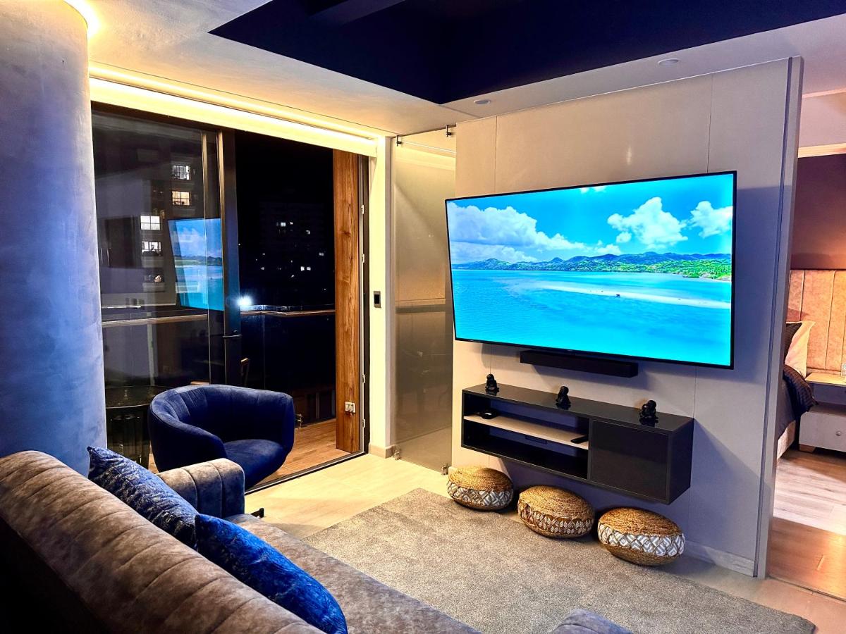 Digital Nomad Luxury Apartment