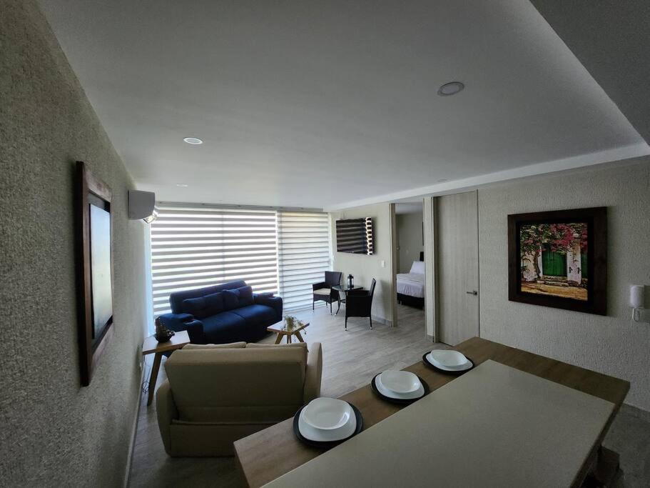 Dominique 907 Luxury Apartment