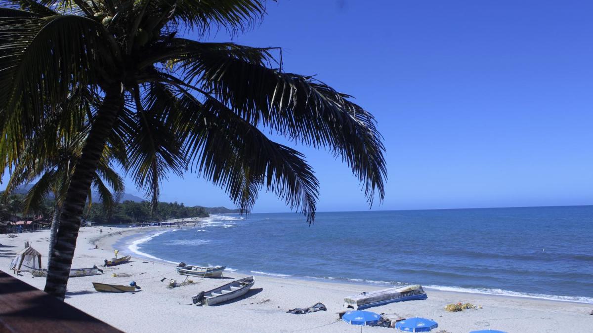 El Almendrón Beach Hostel