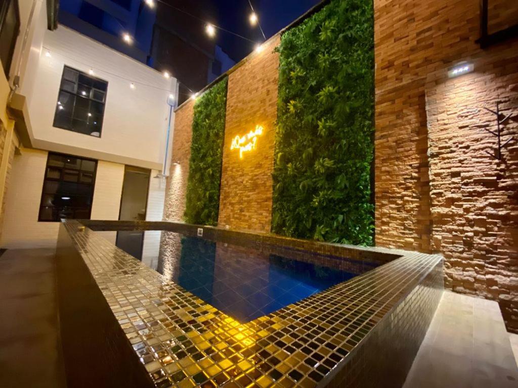 ENCANTO 9 Bed/10 Bath HEATED POOL/JACUZZI Provenza