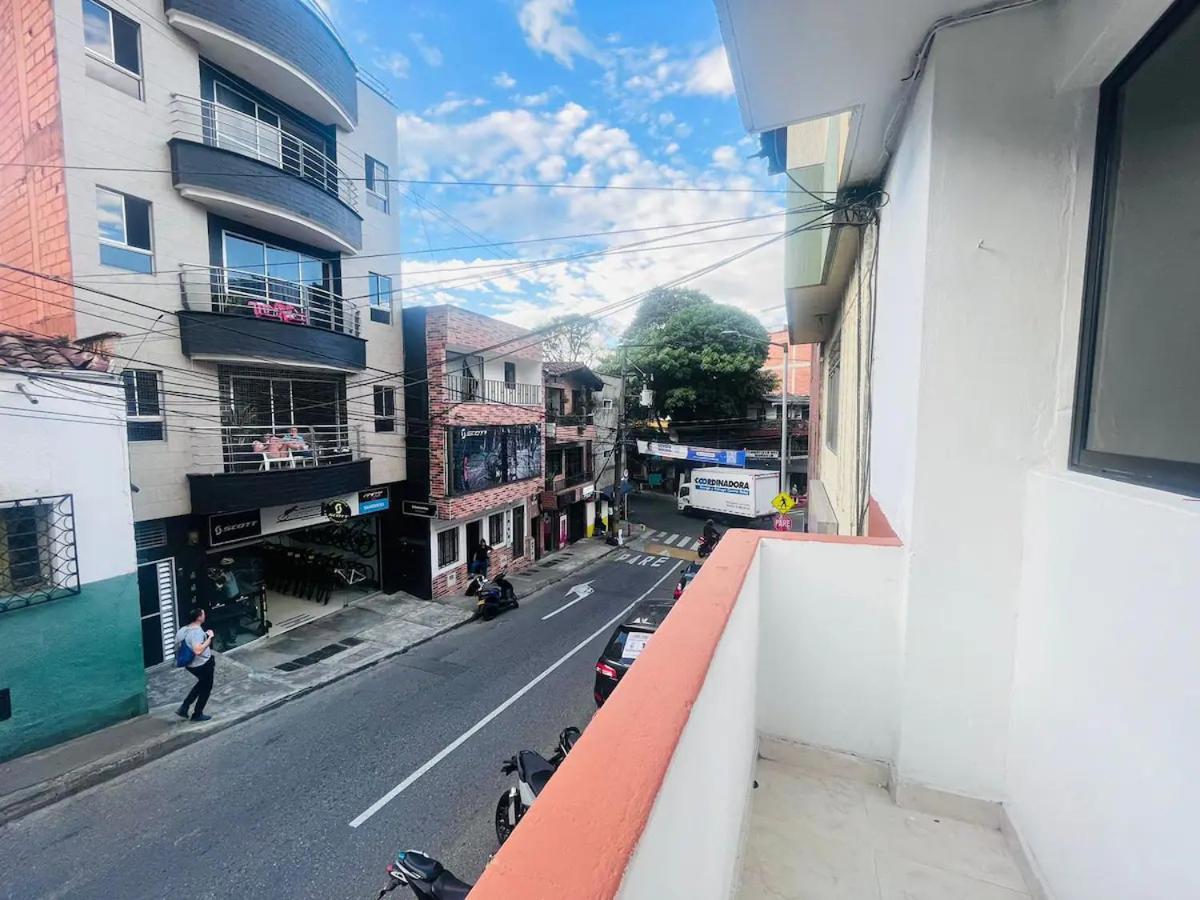 Espacio Rosado en el Corazón de Envigado