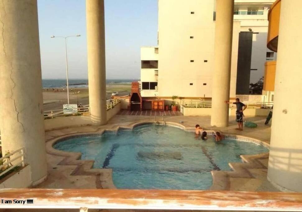 Apartamento con vista al mar-cerca al centro historico-piso 9 M