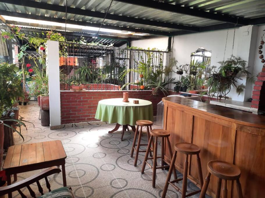 Comparte con Martha Espectacular casa en Ibagué