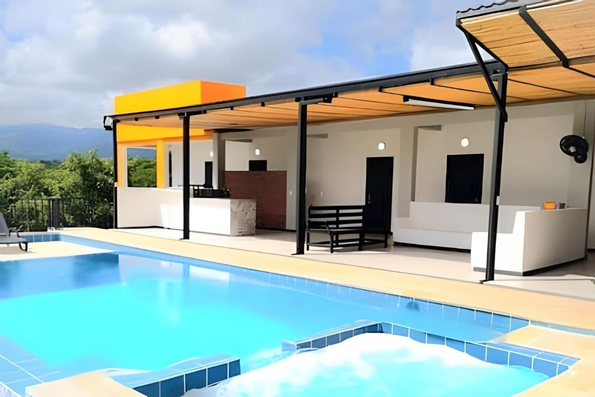 Excepcional CASA FINCA piscina privada wi-fi tv