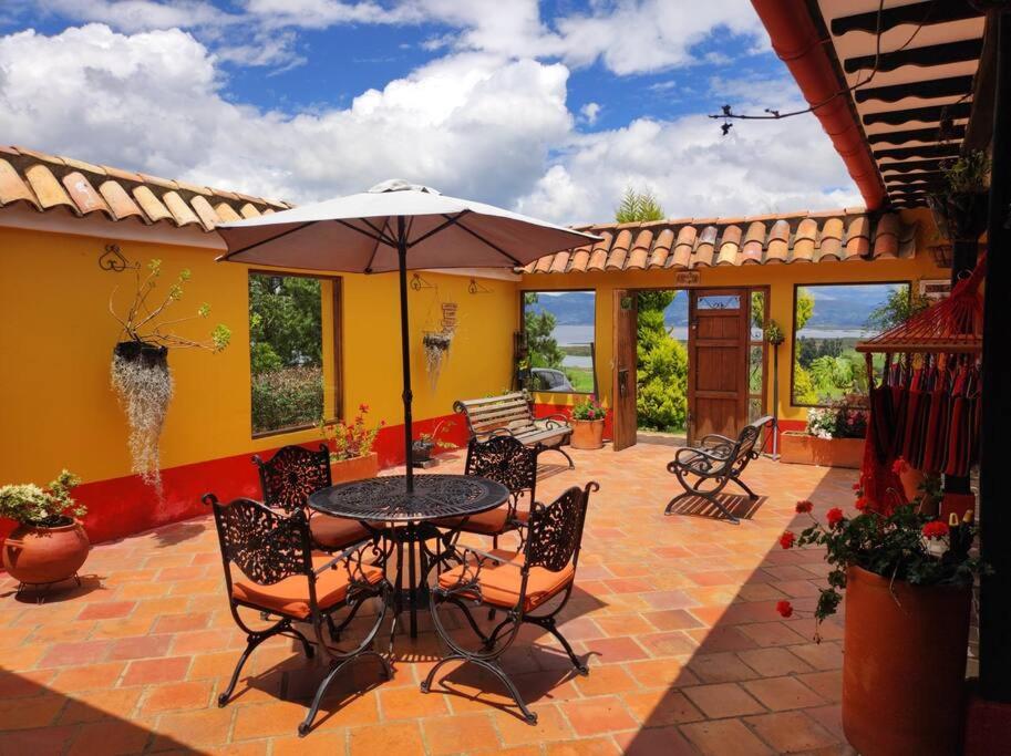 Casa Finca El Mirador frente a la laguna de Fúquene