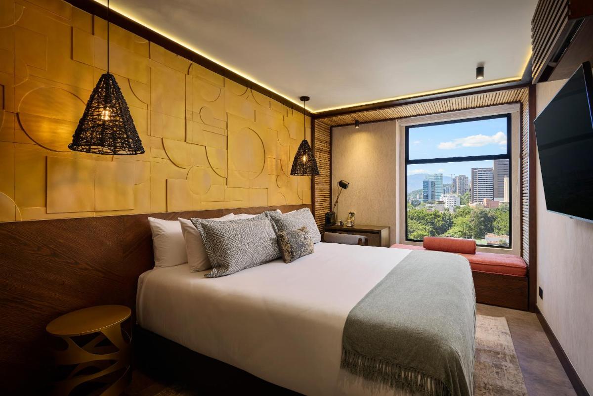 Golden Valley Hotel