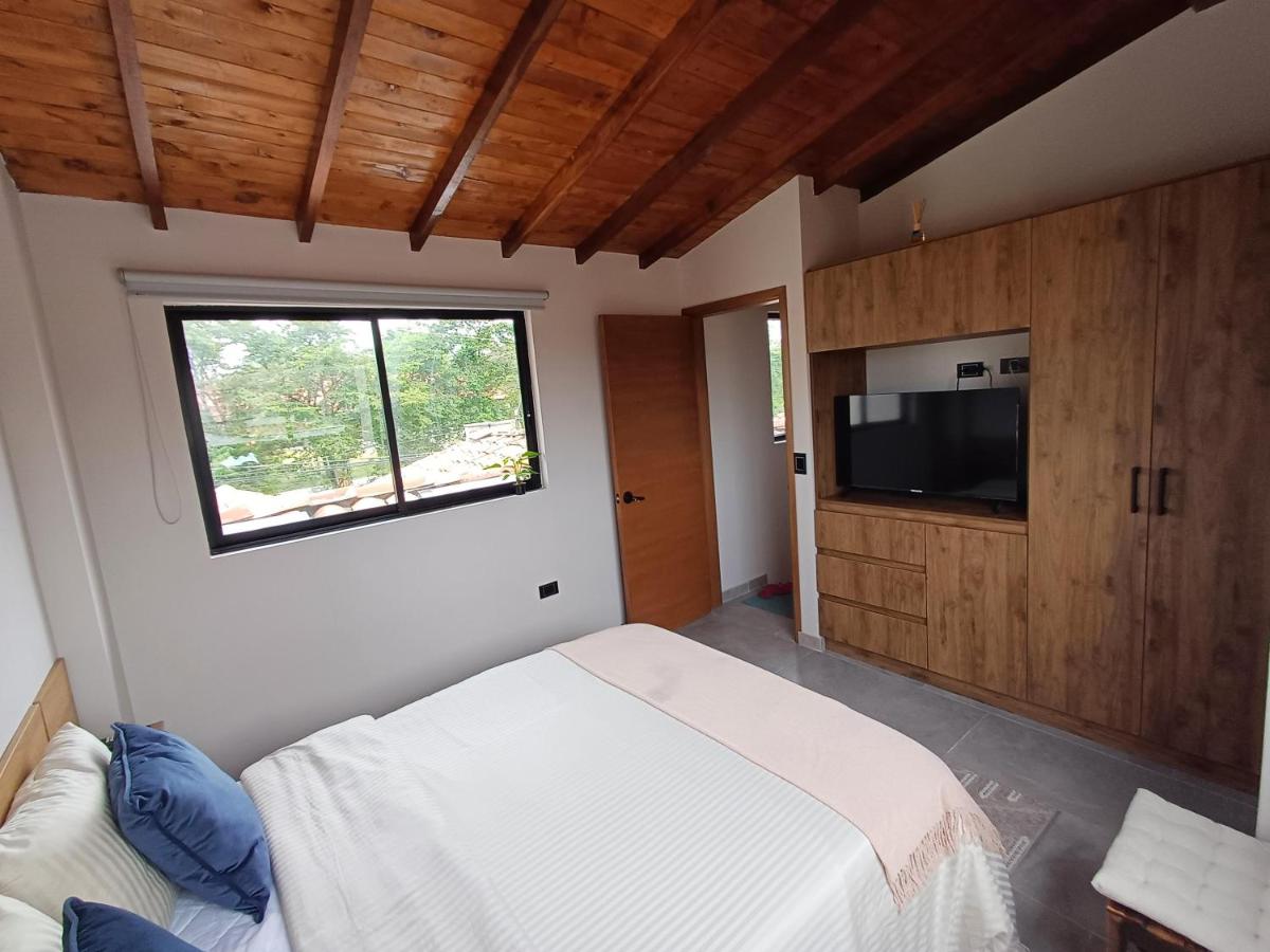 Habitación tipo hotel con baño privado