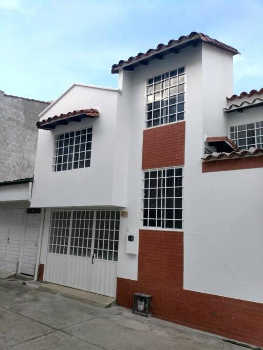Hermosa Casa en excelente vecindario en San Gil