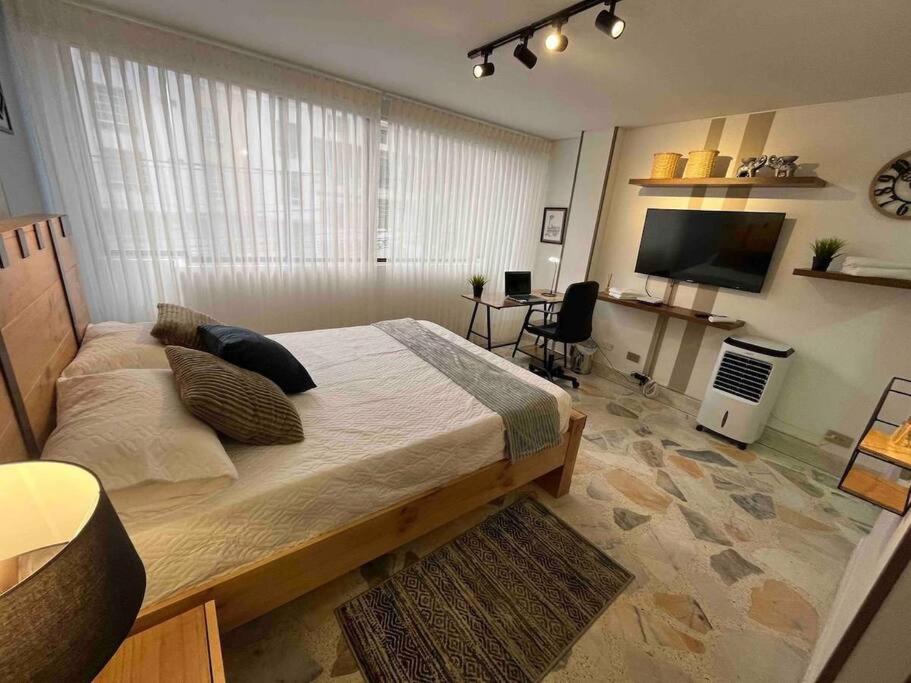 hermoso aparta estudio.