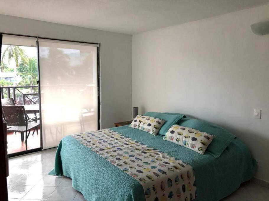 Hermoso apartamento con balcón cerca a la mejor playa