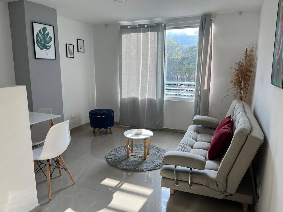 Hermoso apartamento con servicios incluidos en cali