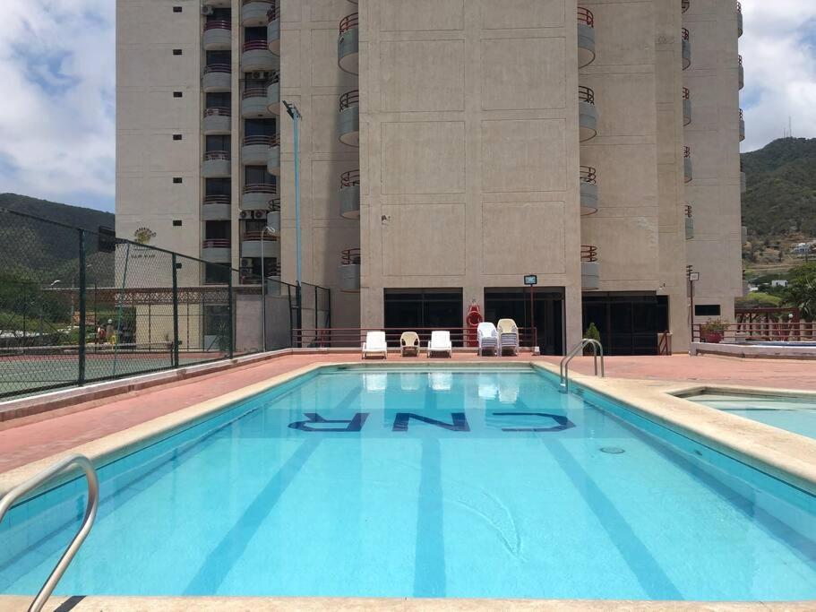 Hermoso con Piscina y playa al lado del comercio del Rodadero