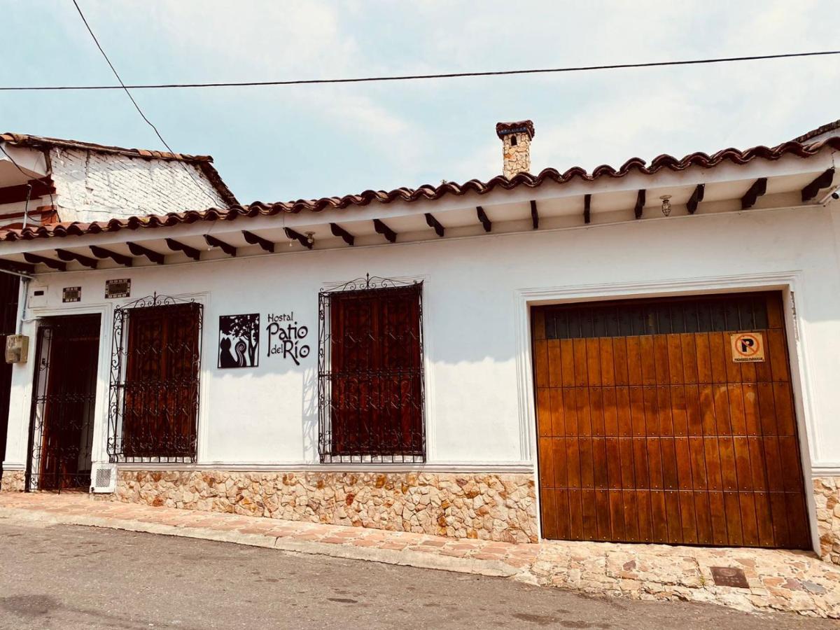 Hostal Patio del Río
