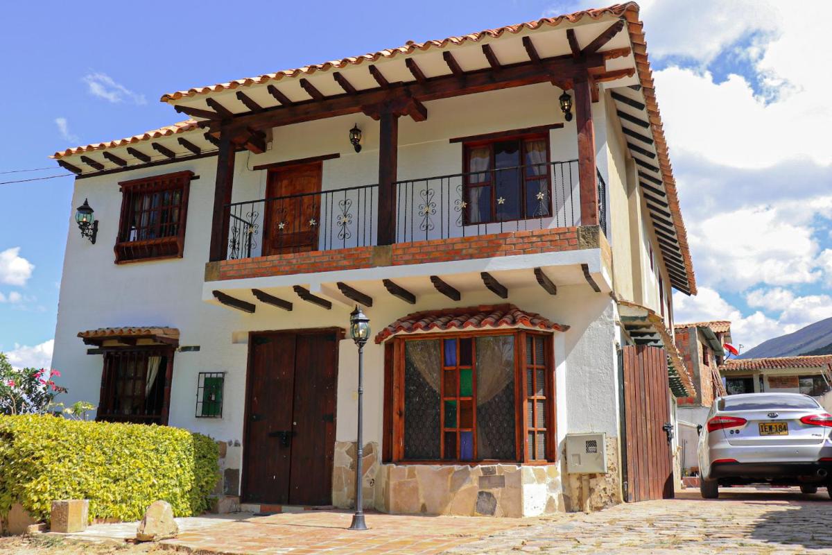 Hostal Villa Janal