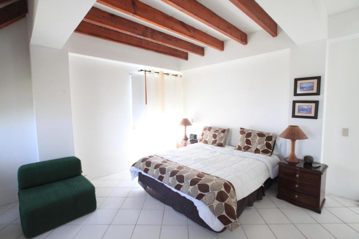 Apartamento en el Centro de San Andrés Islas con vista al mar- Edificio Bay Point 703