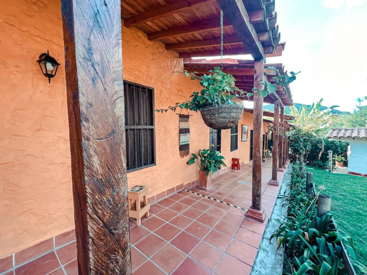 Las Orquídeas EcoHostel