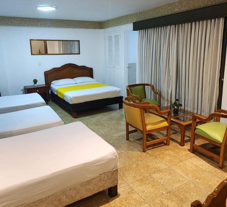 Hotel Laureles 70
