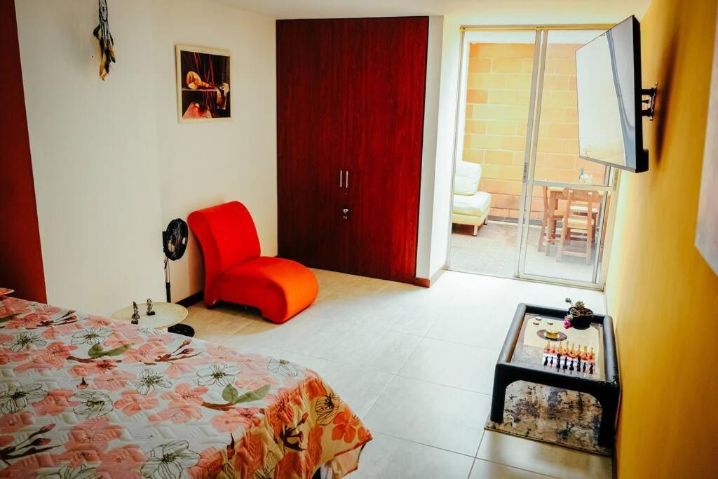 Lindo apartamento con patio privado.